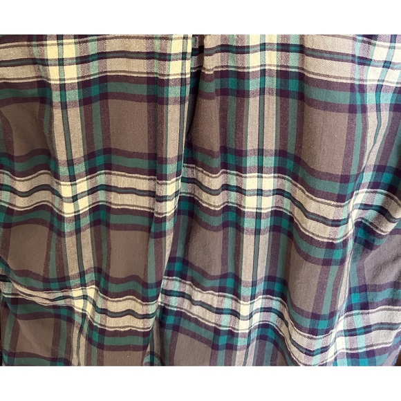 Plaid button shirt, very soft and comfy - Picture 4 of 7